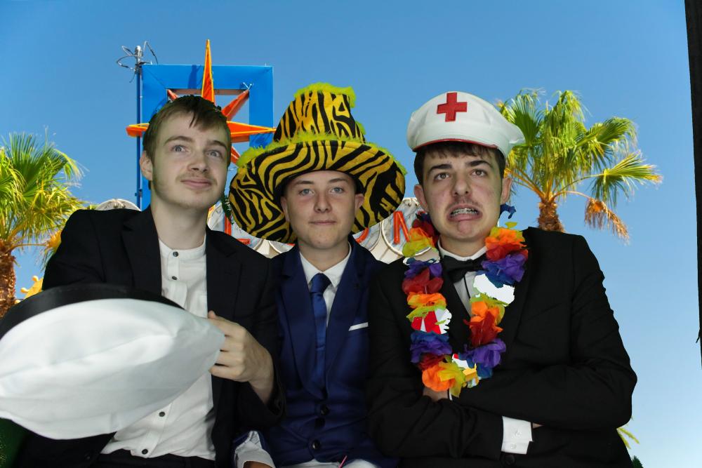 Christ School Prom | View more photos from the event at gallery.myphotoboothexperience.co.uk/u/MyPhotoBoothExperienceLtd/Christ-School-Prom